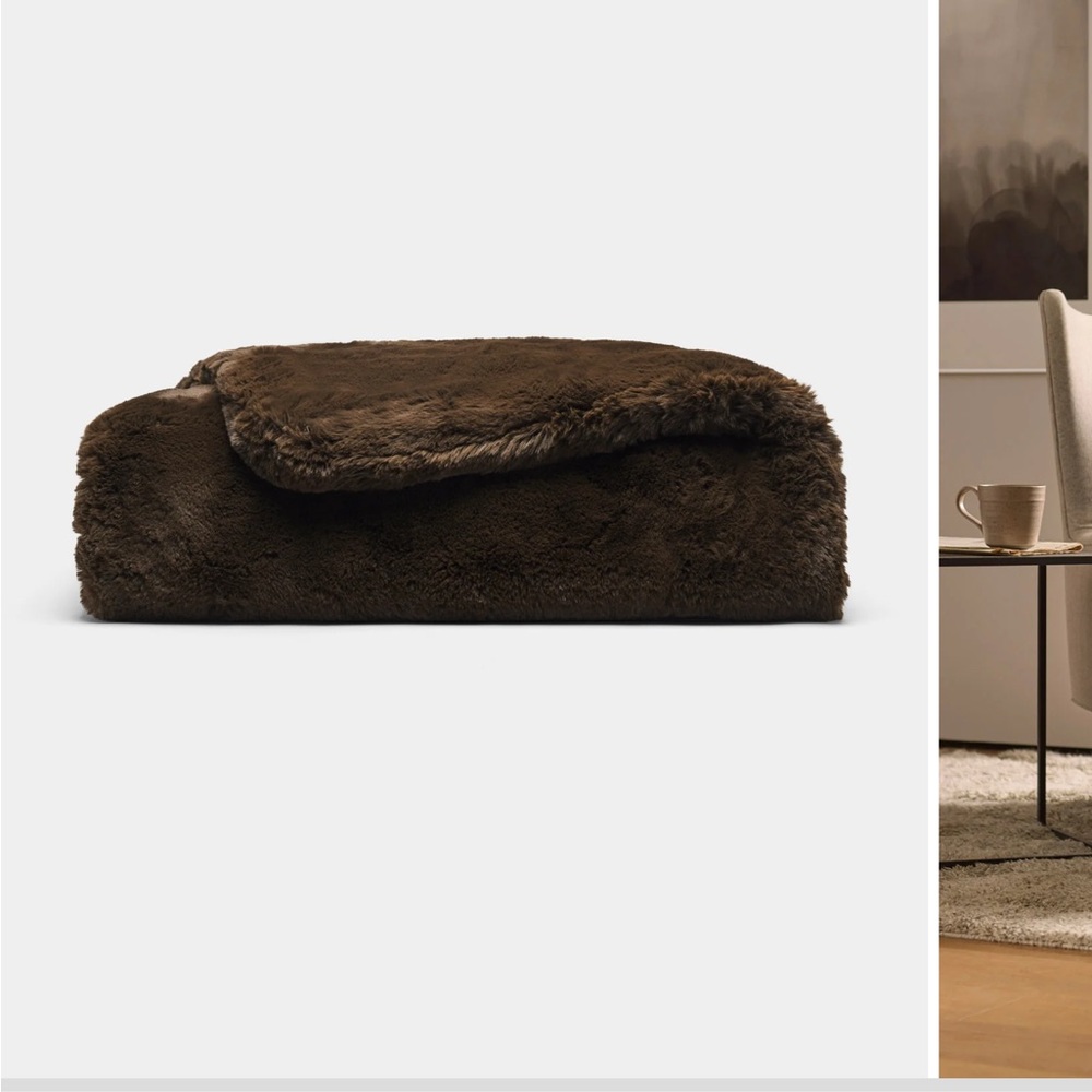 NWT Cozy Earth Espresso Throw Blanket
